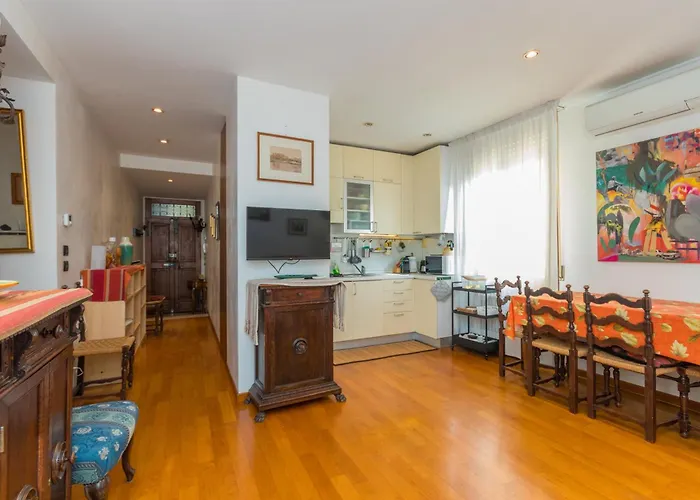 Guesthost -sunny Dorsoduro Apartament Wenecja