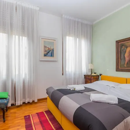 Appartamento Guesthost -sunny Dorsoduro Venezia