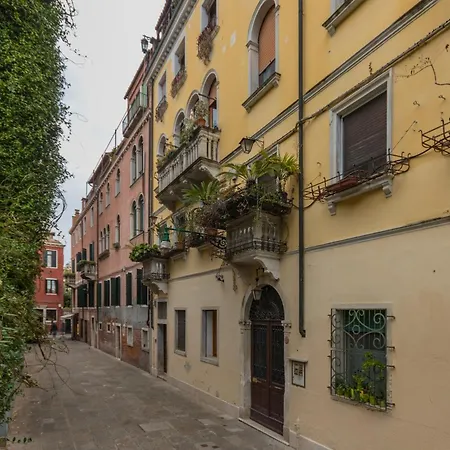 Apartmán Guesthost -sunny Dorsoduro Benátky